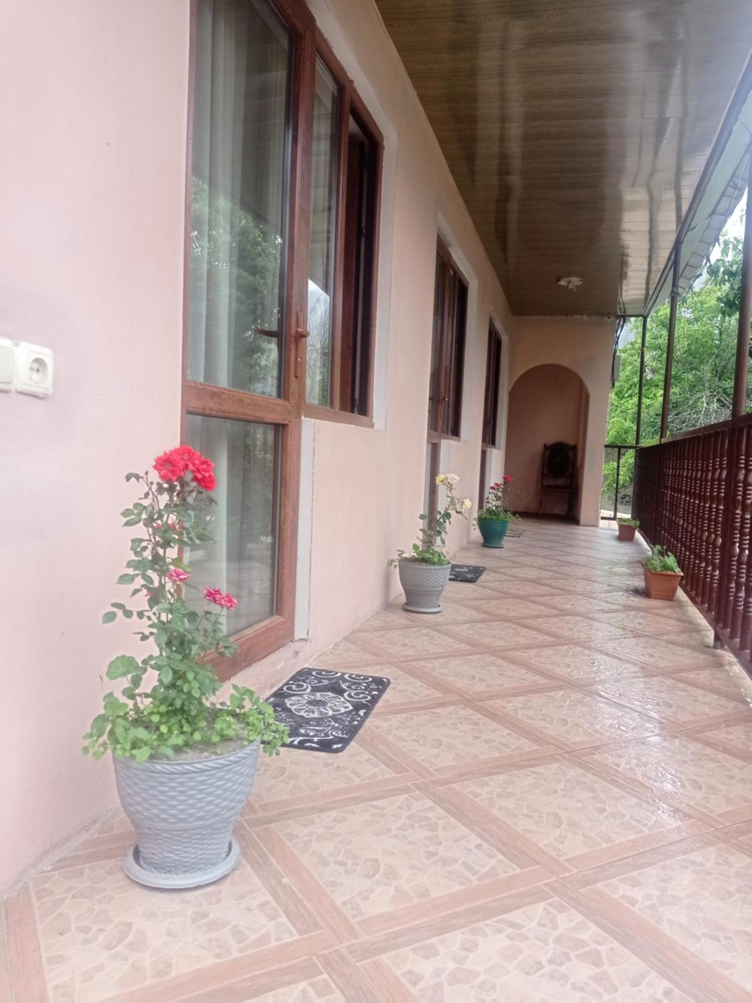 Sunny Hotel Mestia Luaran gambar